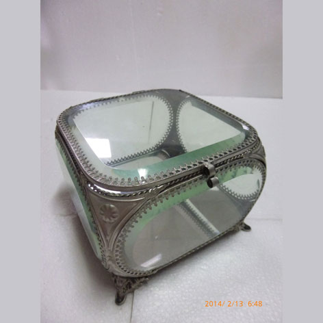 clear glass jewellery box with metal rim & lid in nicke