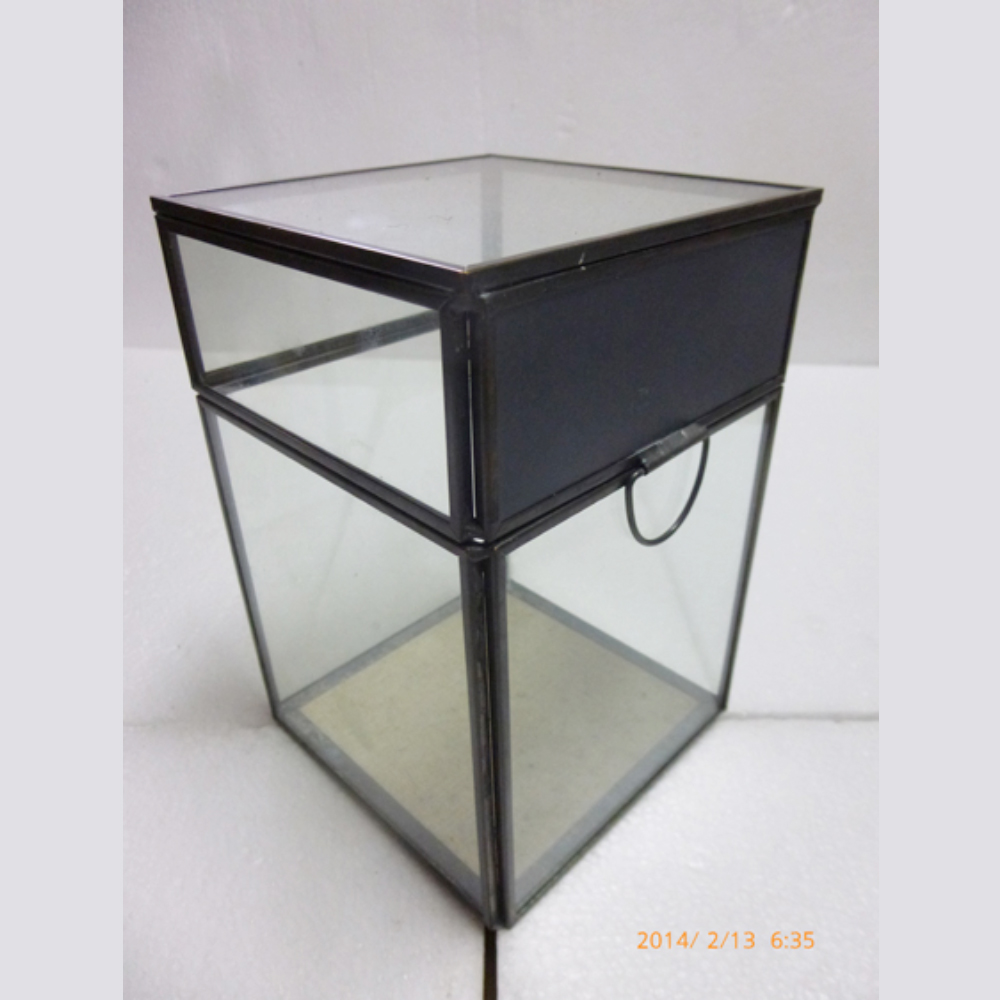 clear glass box with clear glass cover & handle in black